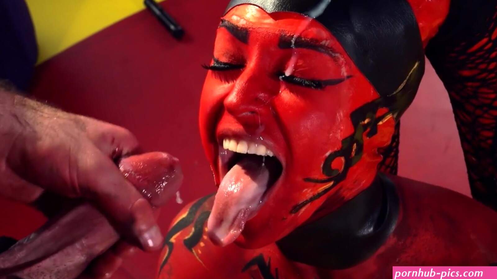 Force Rising Star Wars Parody Porn